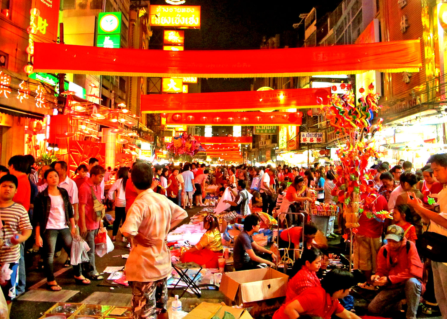 Бангкок чайна. Чайна Таун Бангкок. Chinatown в Бангкоке. Чайна Таун в Тайланде. China Town Бангкок улица.