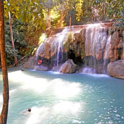 Cascate di Erawan Kanchanaburi Tailandia