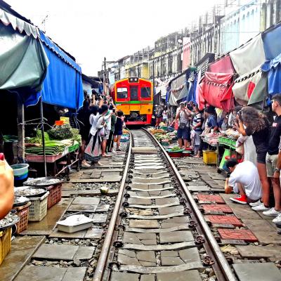 Visita al Mercato sulla Ferrovia, Bangkok