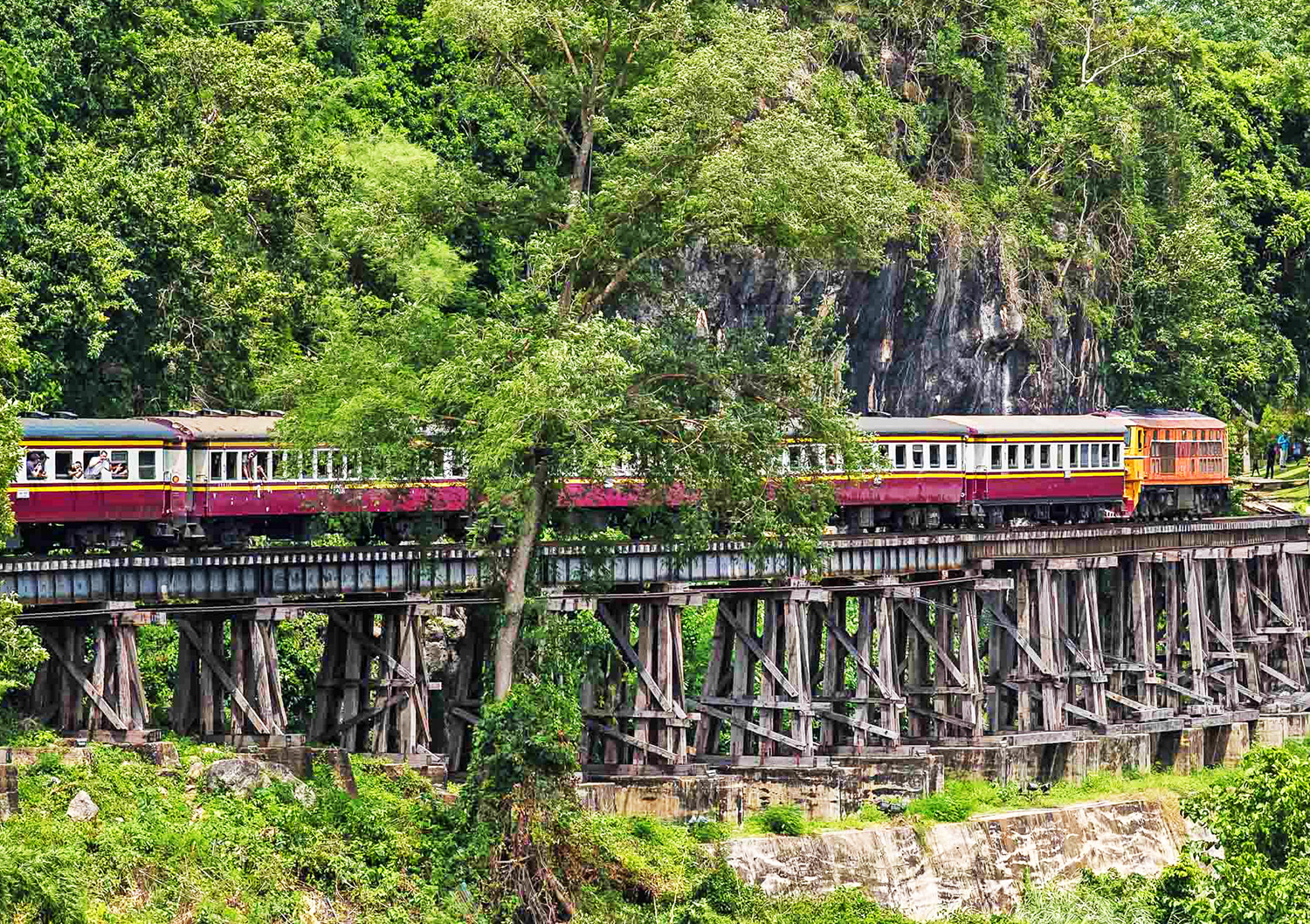 Cosa fare a Kanchanaburi: giro in treno sulla Ferrovia della Morte